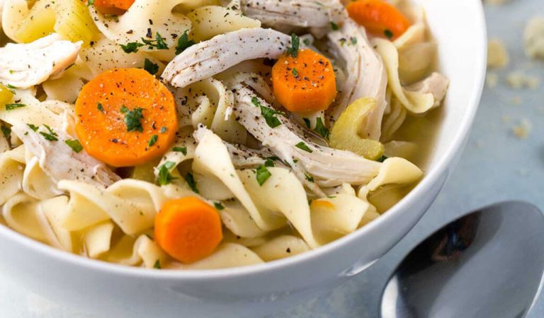 Slow-Cooker Chicken and Pasta Soup