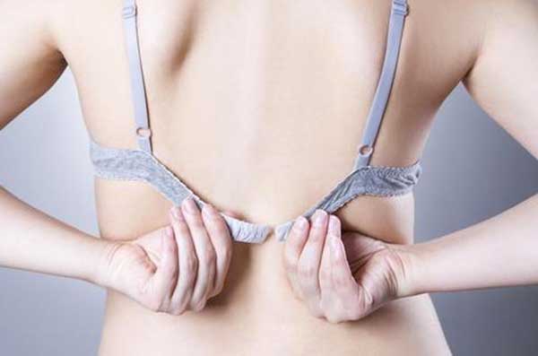 Scientists Urge Women To Ditch Their Bras, Here’s Why! 2024 | TIPS